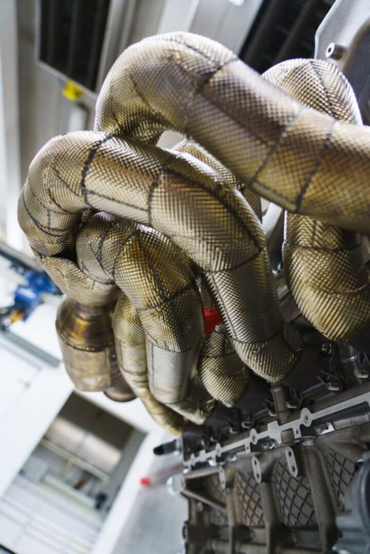 Aston Martin Valkyrie V12