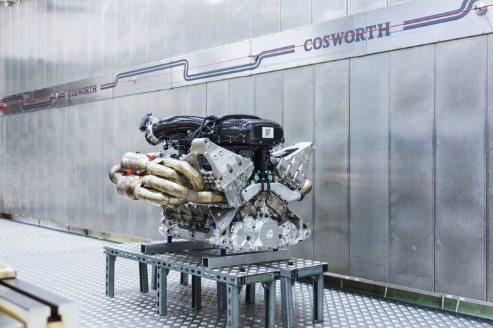 Aston Martin Valkyrie V12