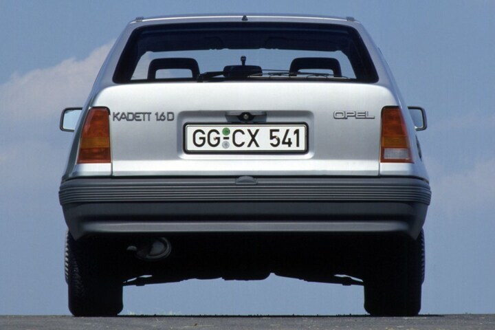 De Tweeling: Opel Kadett E Daewoo LeMans Pontiac C