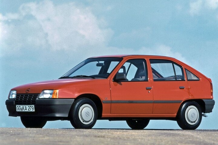 De Tweeling: Opel Kadett E Daewoo LeMans Pontiac C