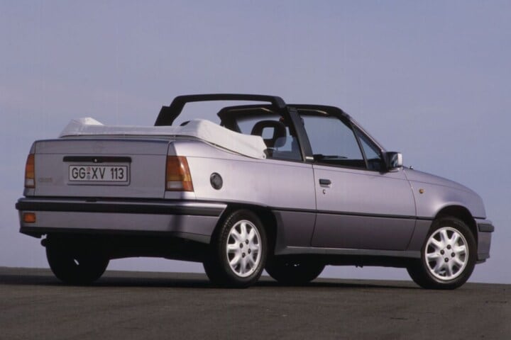 De Tweeling: Opel Kadett E Daewoo LeMans Pontiac C