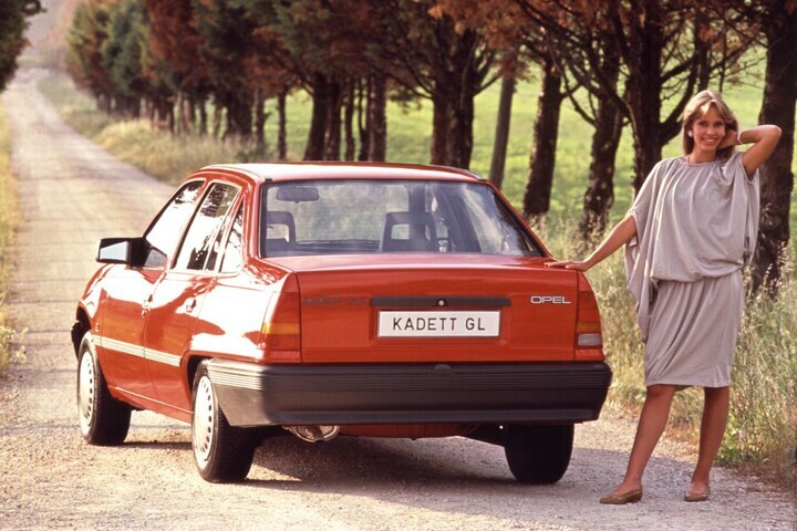 De Tweeling: Opel Kadett E Daewoo LeMans Pontiac C