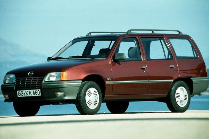 De Tweeling: Opel Kadett E Daewoo LeMans Pontiac C