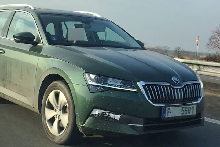 Skoda Superb facelift gesnapt