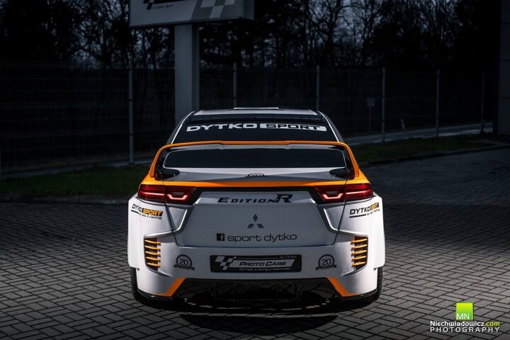 Dytko Sport Mitsubishi Lancer Evolution Edition R