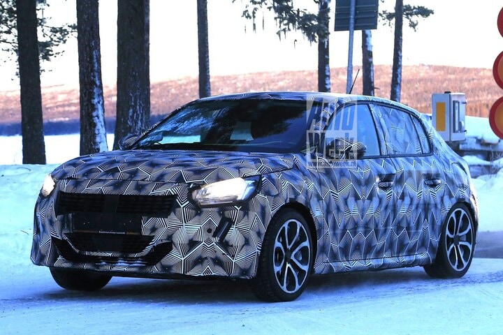 Peugeot 208 spyshots