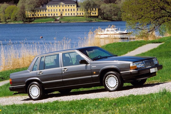Facelift Friday: Volvo 760