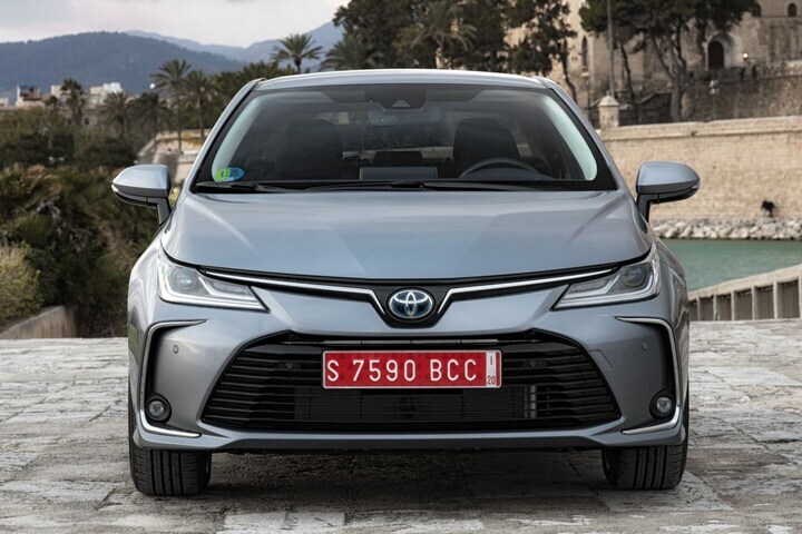 Toyota Corolla Sedan