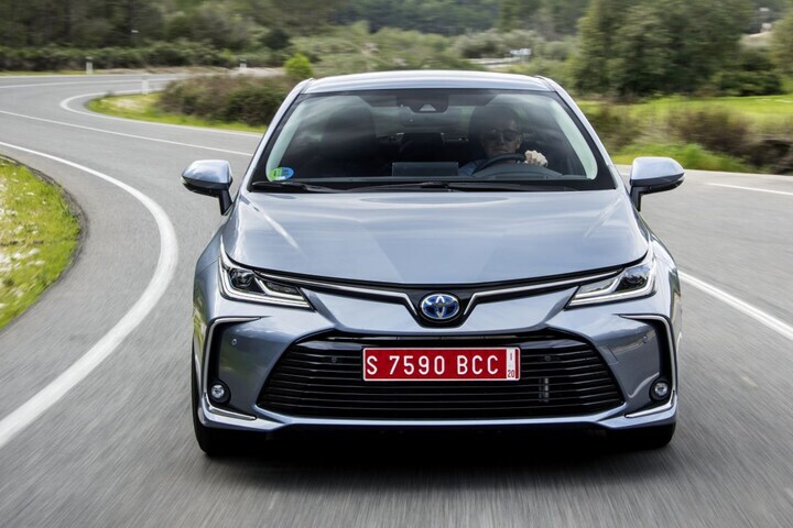 Toyota Corolla Sedan