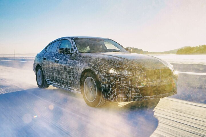 BMW i4 iNext iX3