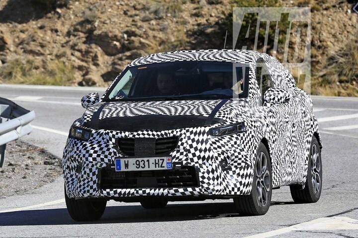 Renault Captur spyshots