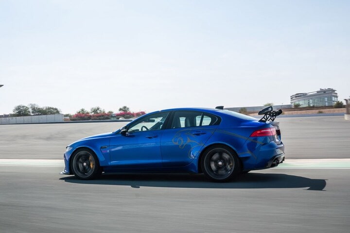 Jaguar XE Project 8 ronderecord GP Autodrome Dubai