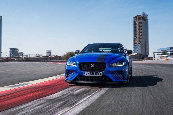 Jaguar XE Project 8 ronderecord GP Autodrome Dubai
