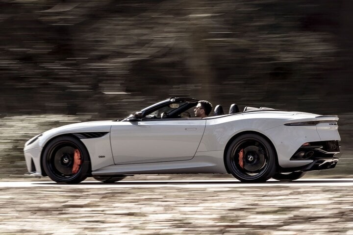 Aston Martin DBS Superleggera Volante