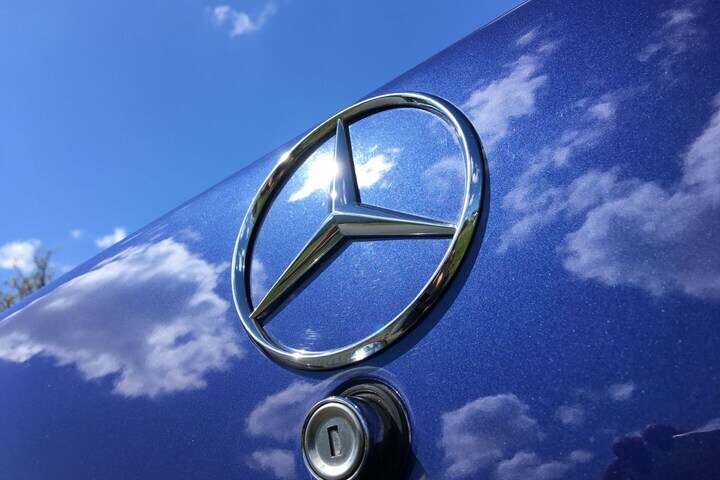 Mercedes-Benz logo embleem ster
