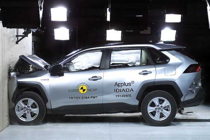 EuroNCAP Corolla Clio RAV4 E-tron Mazda 3 T-Cross 