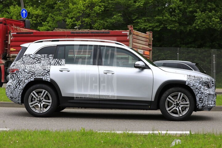 Mercedes-Benz GLB spyshots