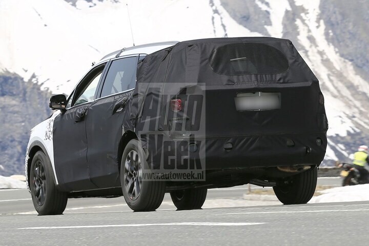 Kia Sorento spyshots