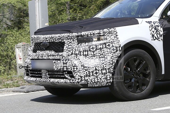 Kia Sorento spyshots