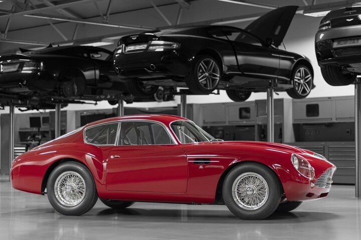 Aston Martin DB4 Zagato Continuation