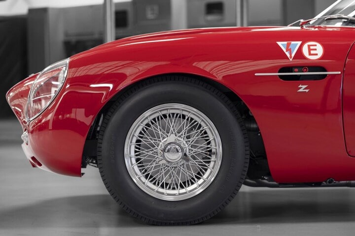 Aston Martin DB4 Zagato Continuation