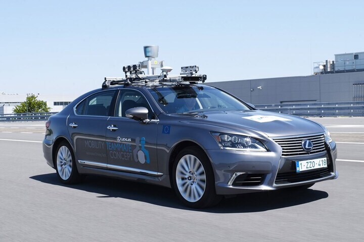 Toyota autonoom Lexus LS TME Brussel test pilot