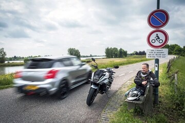 AutoWeek 29 2019 Magazine Suzuki Katana motor moto