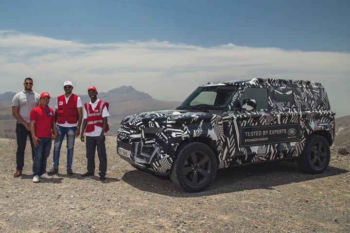 Land Rover Defender Rode Kruis IFRC
