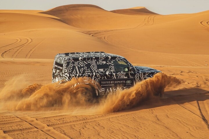 Land Rover Defender Rode Kruis IFRC