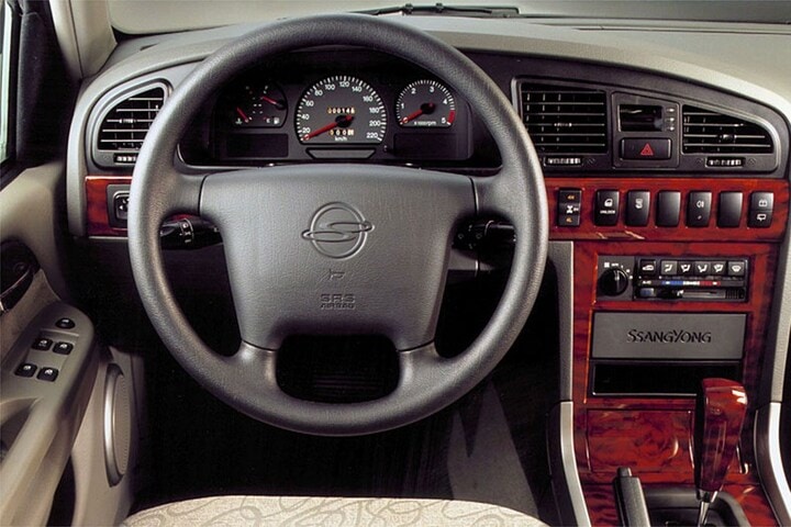 De Tweeling: Mercedes-Benz Musso, SsangYong Musso,