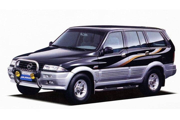 De Tweeling: Mercedes-Benz Musso, SsangYong Musso,