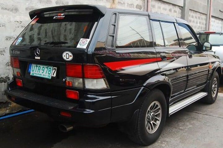De Tweeling: Mercedes-Benz Musso, SsangYong Musso,