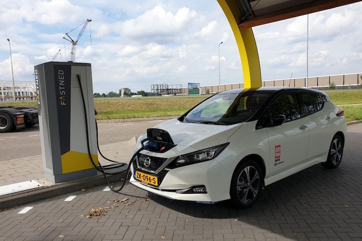 Tesla Model 3 elektrisch rijden snelladen fastned