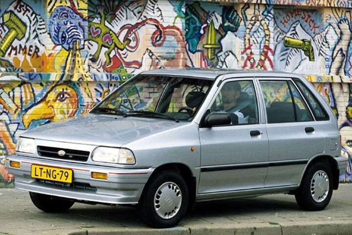 De Tweeling: Ford Festiva- Mazda 121 - Kia Pride -