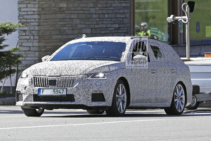 Skoda Octavia RS spyshots