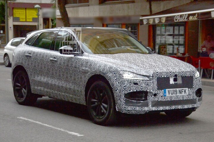 Jaguar F-Pace facelift spyshots