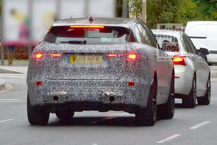 Jaguar F-Pace facelift spyshots