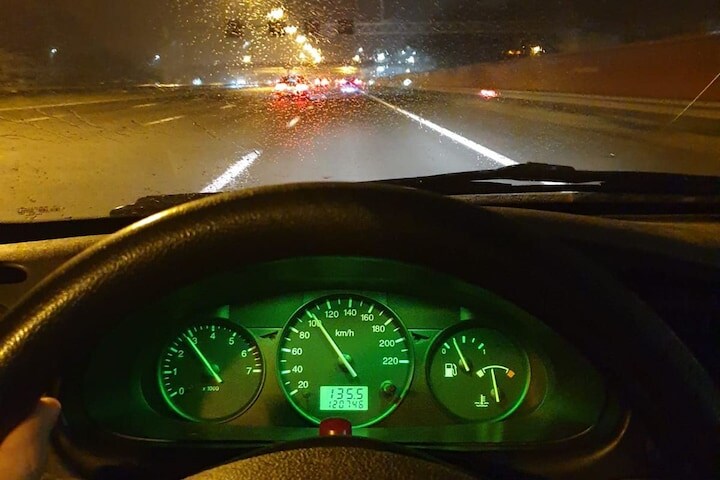 snelheidsmeter snelheid 110 rijden snelweg