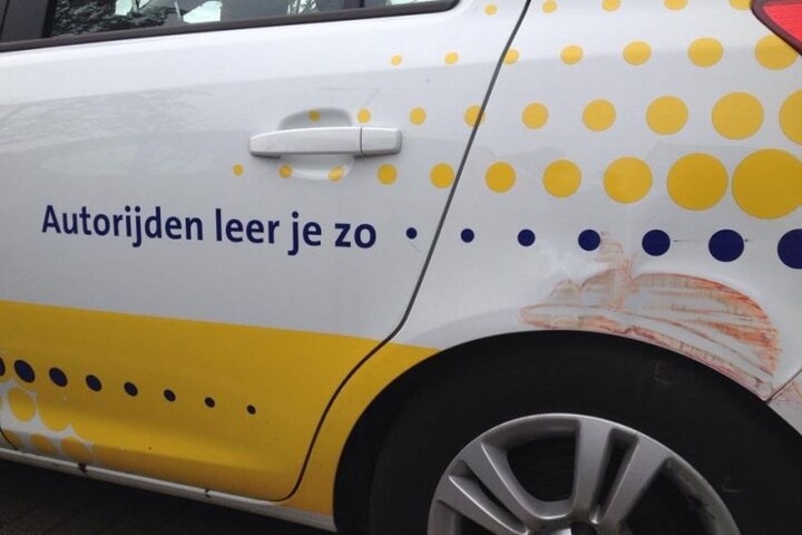 rijles lesauto schade deuk autorijles