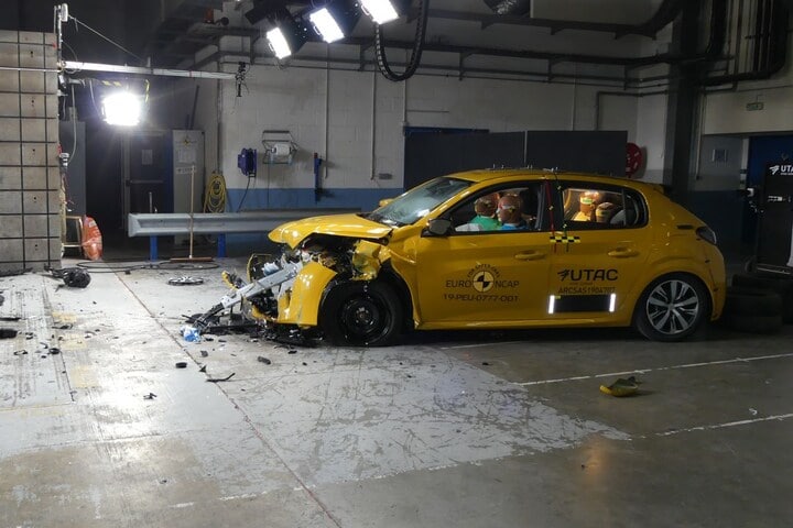 EuroNcap Peugeot 208