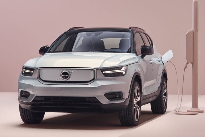 Volvo XC40 Recharge P8