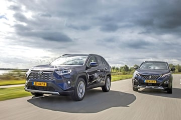 SUV Toyota RAV4 Peugeot 5008