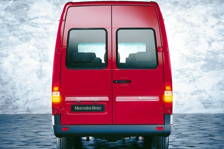 Facelift Friday: Mercedes-Benz Sprinter