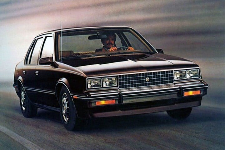 De Tweeling: GM J-body Opel Ascona Cadillac Cimmar