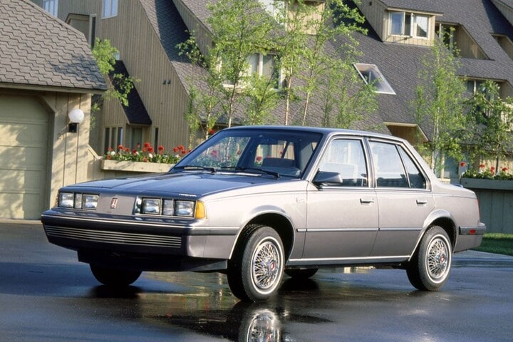 De Tweeling: GM J-body Opel Ascona Cadillac Cimmar