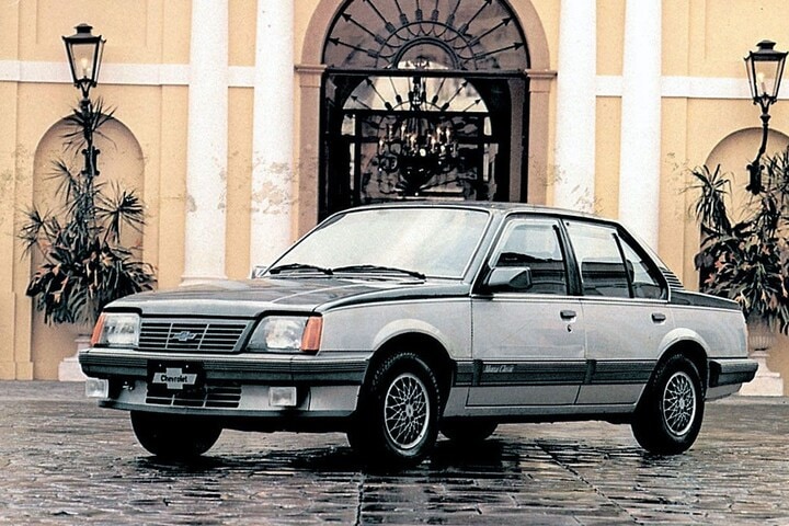 De Tweeling: GM J-body Opel Ascona Cadillac Cimmar