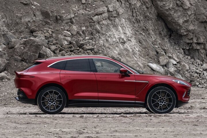 Aston Martin DBX