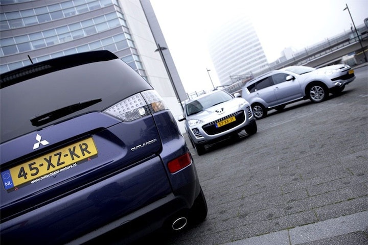 Peugeot 4007 Citroën C-Crosser Mitsubishi Outlande