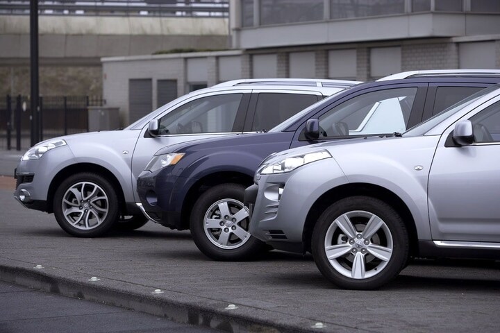 Peugeot 4007 Citroën C-Crosser Mitsubishi Outlande