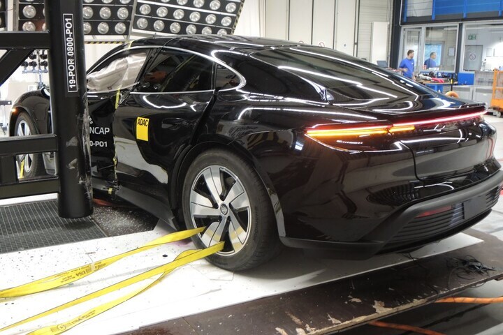 EuroNcap Porsche Taycan